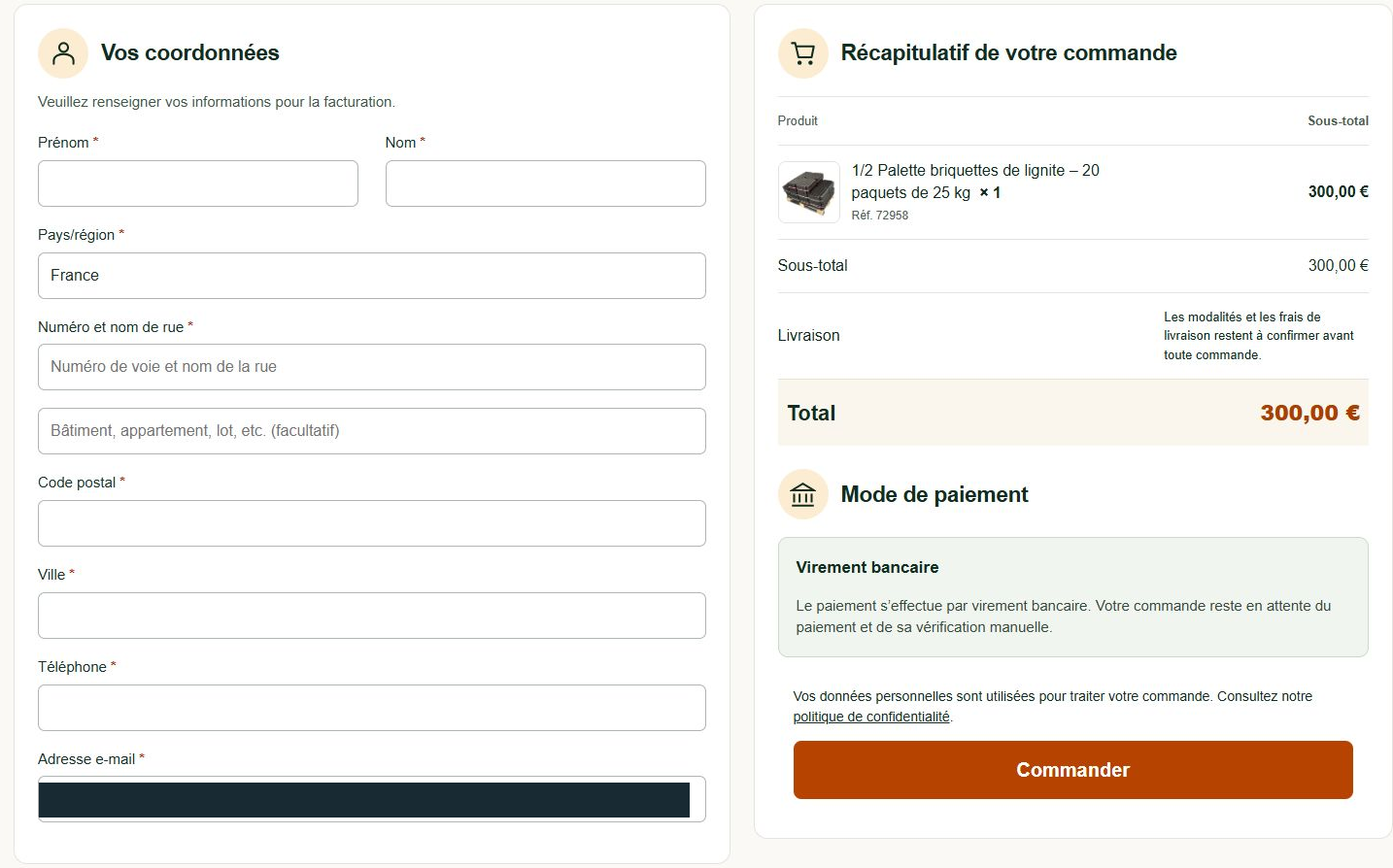 Real French checkout with customer information fields, required phone label, order summary, bank-transfer payment and Commander action; email value redacted.